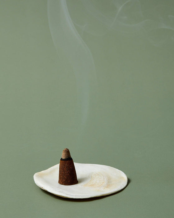 Ground Essential Incense – grounding cedarwood & vetiver