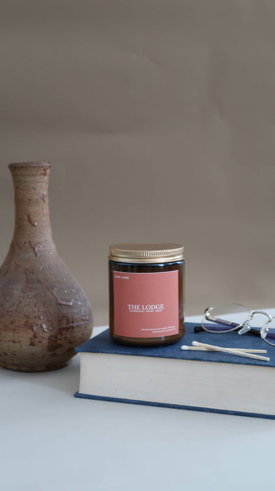 JEUNE HOME - The Lodge- scented candle in amber jar 200g