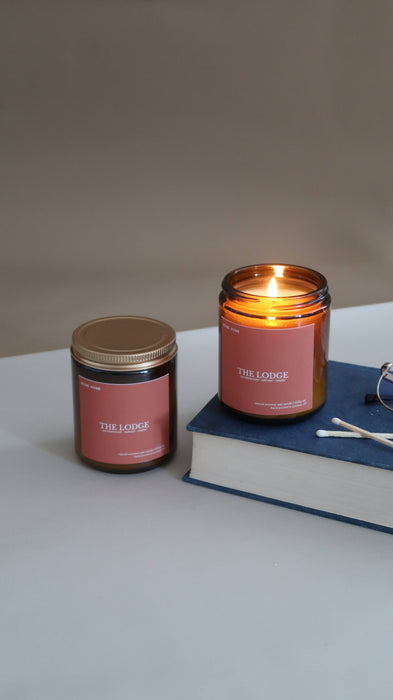JEUNE HOME - The Lodge- scented candle in amber jar 200g