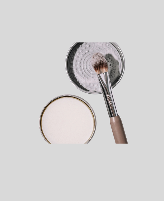 Et Al make up brush cleanser