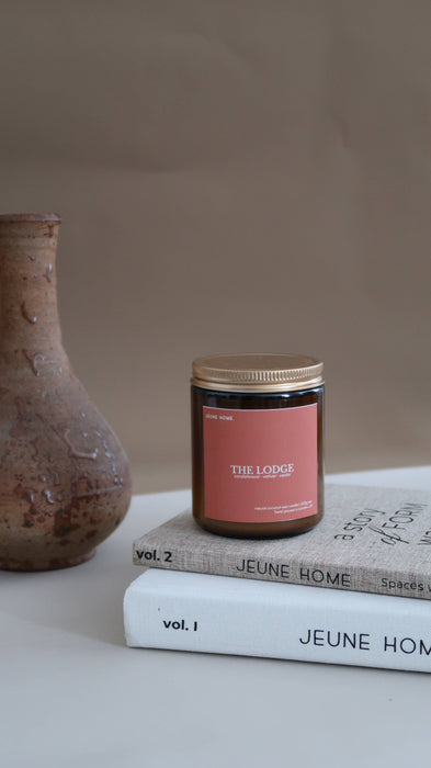 JEUNE HOME - The Lodge- scented candle in amber jar 200g